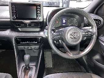 TOYOTA YARIS 2022 Image 6