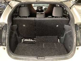 TOYOTA YARIS 2022 Image 8