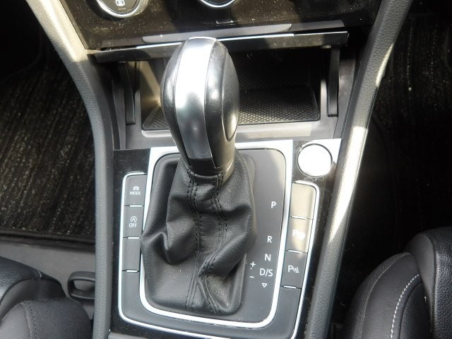 VOLKSWAGEN GOLF VARIANT 2020 Image 20