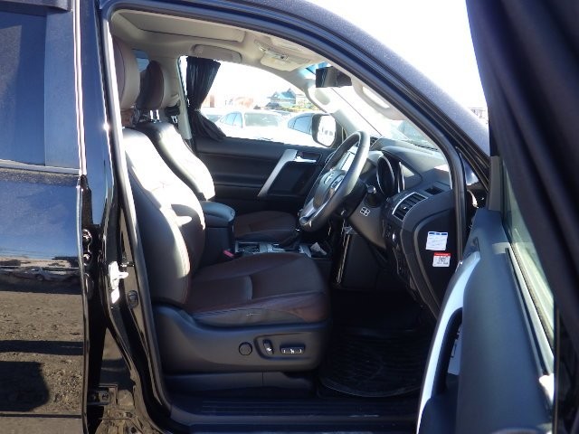 TOYOTA PRADO 2017 Image 29