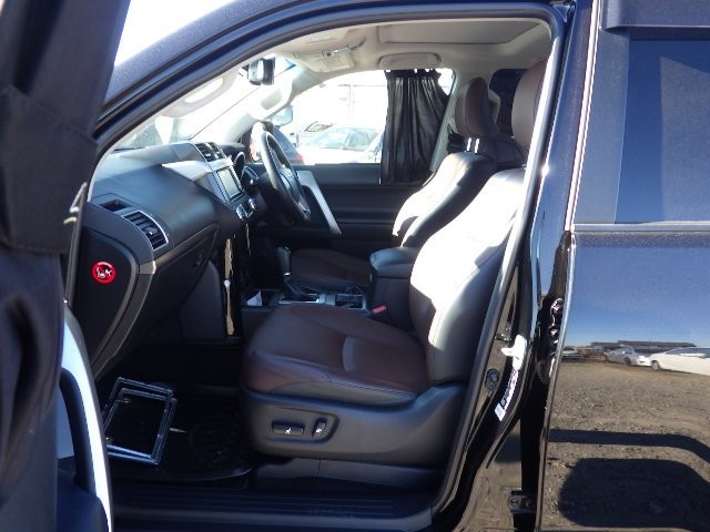 TOYOTA PRADO 2017 Image 30