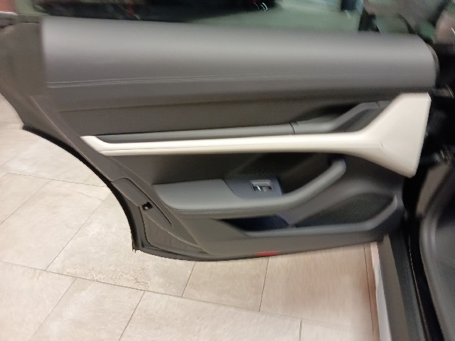 PORSCHE TAYCAN CROSS TURISMO 2023 Image 39