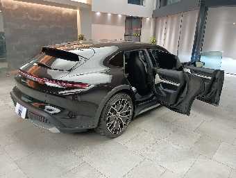 PORSCHE TAYCAN CROSS TURISMO 2023 Image 6