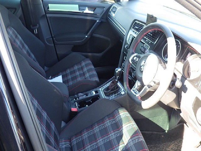 VOLKSWAGEN GOLF GTI 2014 Image 19