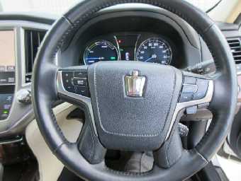 TOYOTA CROWN HYBRID 2015 Image 13