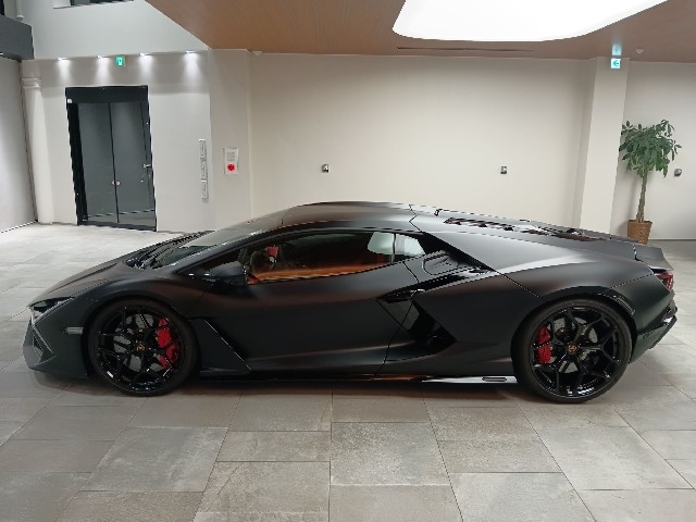 LAMBORGHINI REVUELTO 2024 Image 19