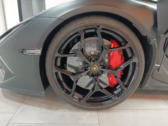 LAMBORGHINI REVUELTO 2024 Image 30