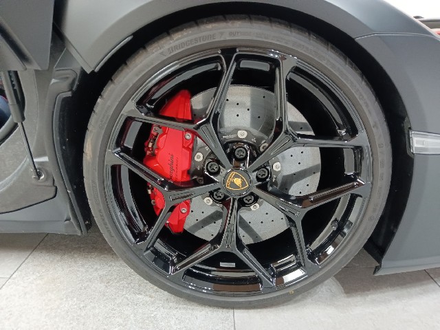 LAMBORGHINI REVUELTO 2024 Image 33