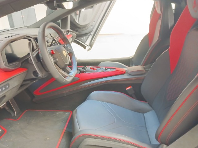 LAMBORGHINI REVUELTO 2024 Image 35