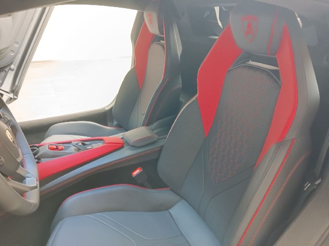 LAMBORGHINI REVUELTO 2024 Image 36