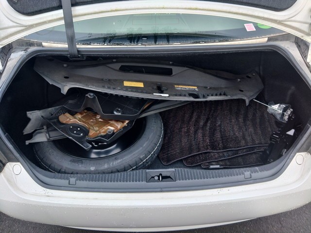 TOYOTA CROWN HYBRID 2014 Image 22