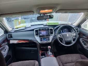 TOYOTA CROWN HYBRID 2014 Image 9