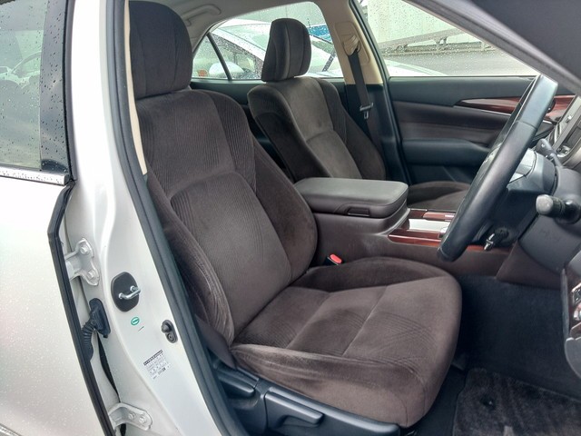 TOYOTA CROWN HYBRID 2014 Image 24