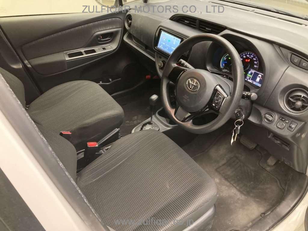 TOYOTA VITZ 2019 Image 5