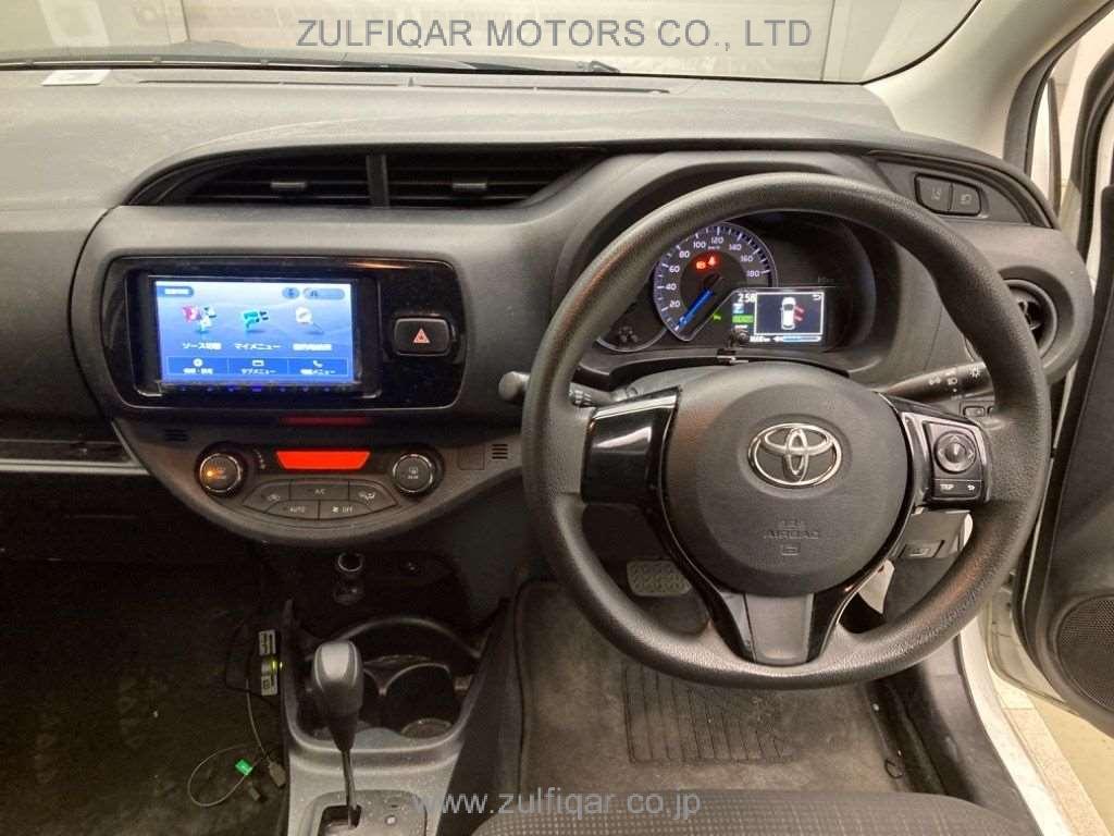 TOYOTA VITZ 2019 Image 6