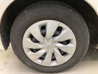 TOYOTA VITZ 2019 Image 10