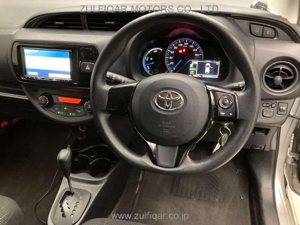 TOYOTA VITZ 2019 Image 6