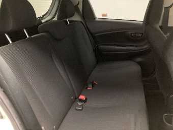 TOYOTA VITZ 2019 Image 8