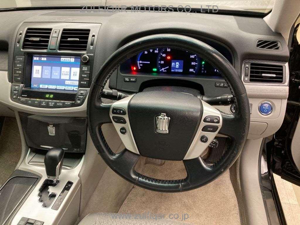 TOYOTA CROWN HYBRID 2012 Image 6