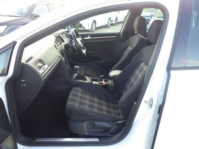 VOLKSWAGEN ARTEON 2013 Image 25