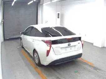 TOYOTA PRIUS 2017 Image 2