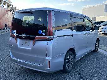 TOYOTA ESQUIRE 2019 Image 3