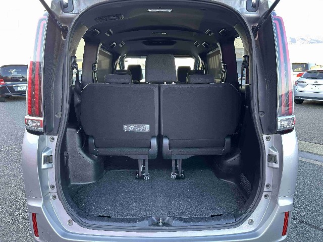 TOYOTA ESQUIRE 2019 Image 23