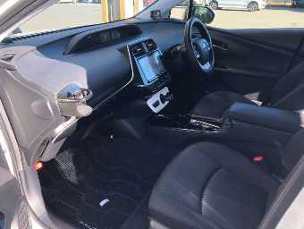 TOYOTA PRIUS 2018 Image 7