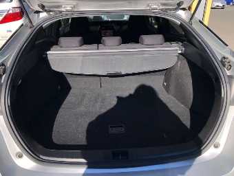 TOYOTA PRIUS 2018 Image 9