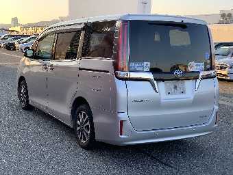 TOYOTA ESQUIRE 2019 Image 12