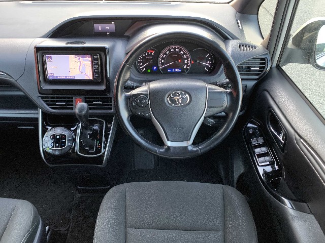 TOYOTA ESQUIRE 2019 Image 19