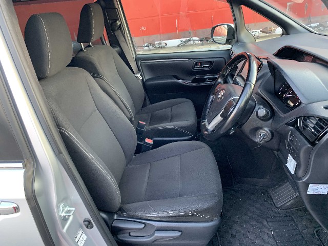 TOYOTA ESQUIRE 2019 Image 20