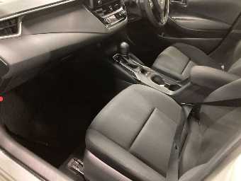 TOYOTA COROLLA TOURING 2019 Image 11