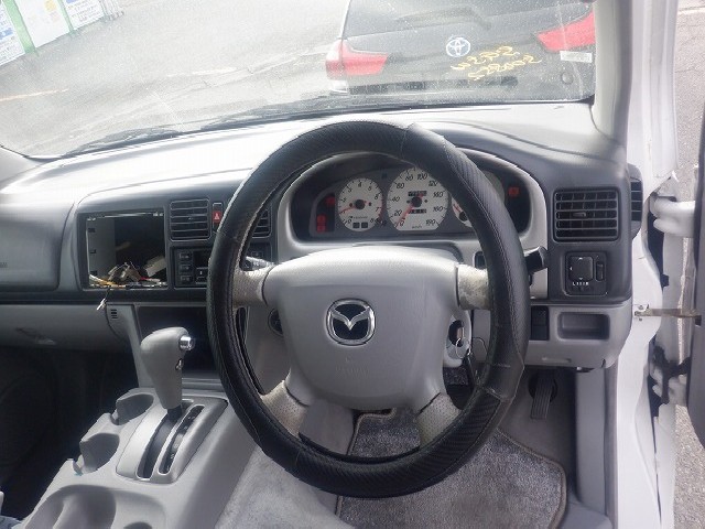 MAZDA BONGO FRIENDEE 2002 Image 34