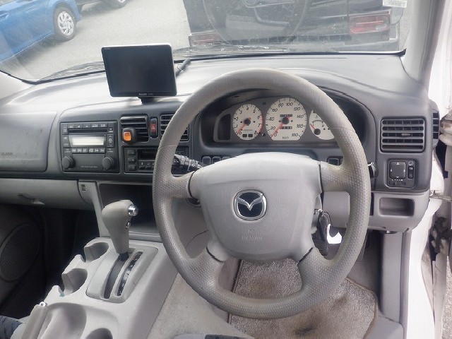 MAZDA BONGO FRIENDEE 2002 Image 21