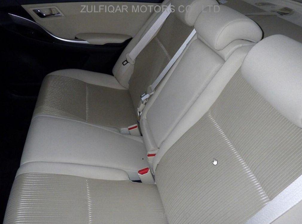 TOYOTA PREMIO 2021 Image 6