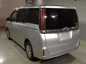 TOYOTA NOAH 2019 Image 4