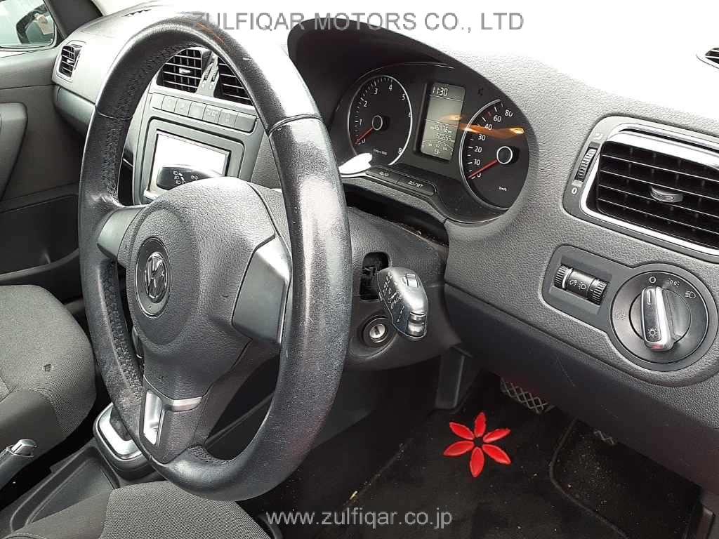 VOLKSWAGEN POLO 2014 Image 7