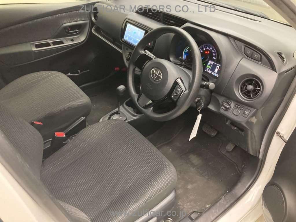 TOYOTA VITZ 2019 Image 5