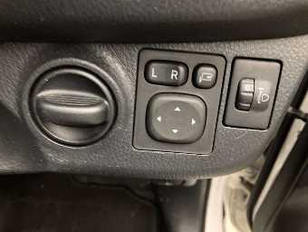 TOYOTA VITZ 2019 Image 7