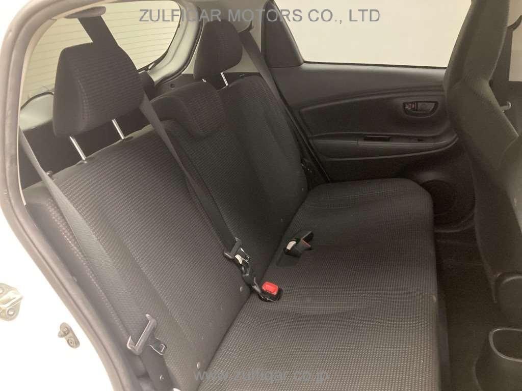 TOYOTA VITZ 2019 Image 8