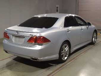 TOYOTA CROWN 2012 Image 2