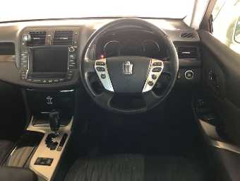 TOYOTA CROWN 2012 Image 6