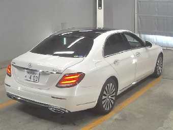 MERCEDES BENZ E CLASS 2017 Image 2