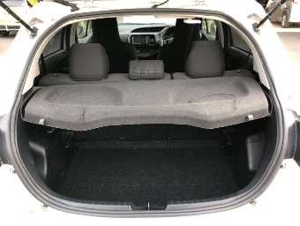 TOYOTA VITZ 2019 Image 8