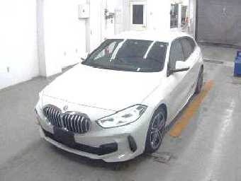 BMW 1 SERIES 2023 Image 1