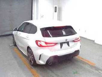 BMW 1 SERIES 2023 Image 2