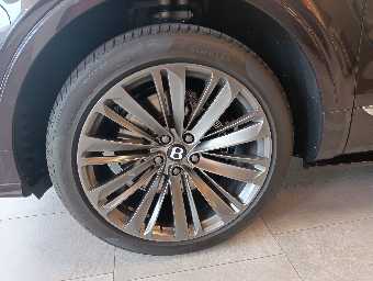 BENTLEY BENTAYGA 2021 Image 13
