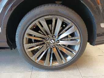 BENTLEY BENTAYGA 2021 Image 14