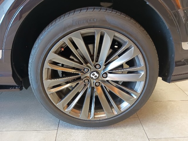 BENTLEY BENTAYGA 2021 Image 20